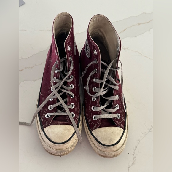 Burgundy chuck taylors - Picture 3 of 4